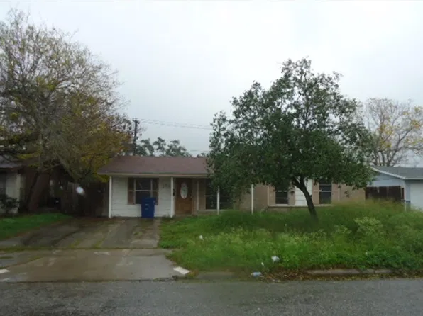 5702 Cain Dr, Corpus Christi, TX 78412