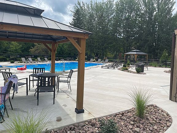 2nd image of 75 Watertree Dr