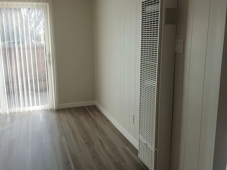 1841 E 8th St #3 — Photo 11