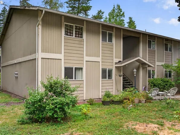 6610 SW Terri Ct, Portland, OR 97225