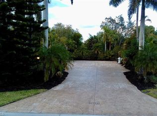4794 Southern Breeze Dr, Naples, FL 34114