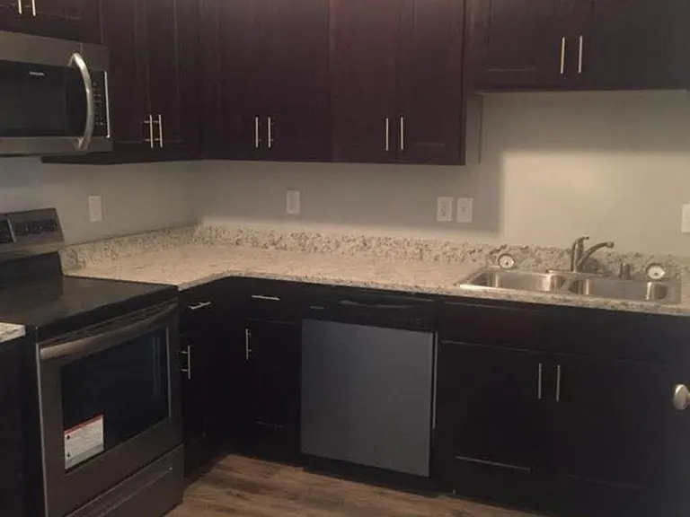 207 Palmer Ct — Photo 2
