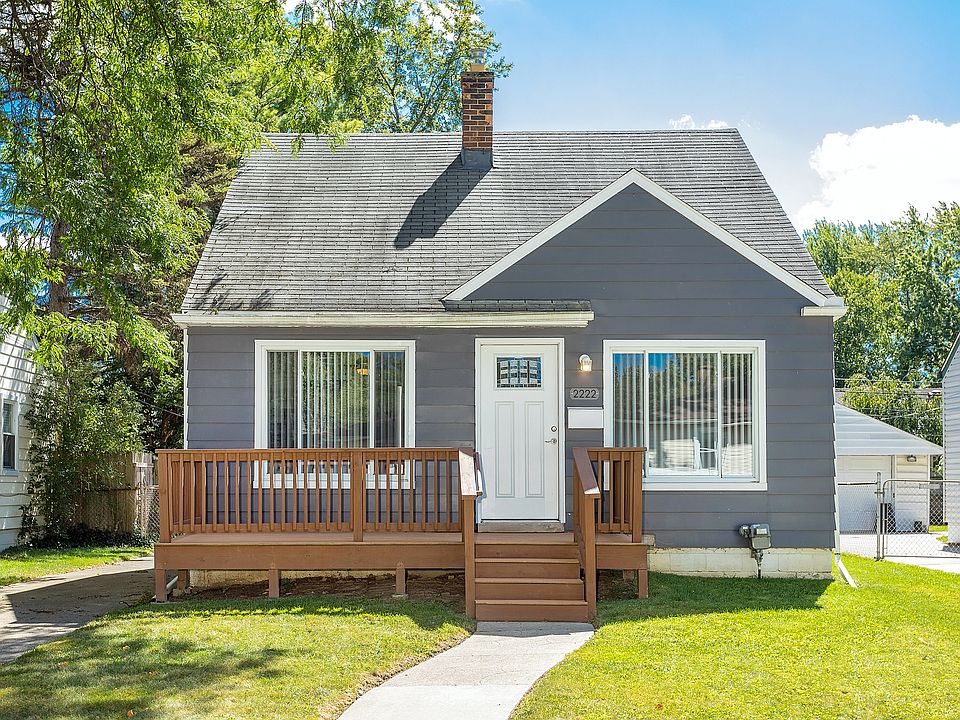 1st image of 2222 E Farnum Ave