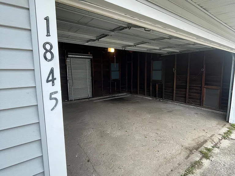 1845 Crescent Ave — Photo 40