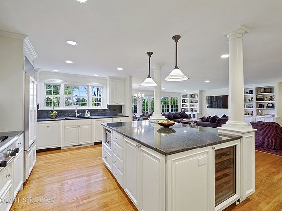 4th image of 3722 Russett Ln