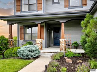 17672 Burdette St, Omaha, NE 68116