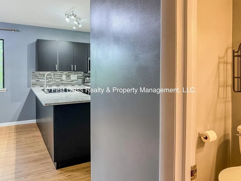 8015 Tiburon Cir — Photo 17