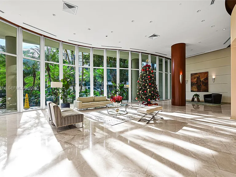 2475 Brickell Ave — Photo 10