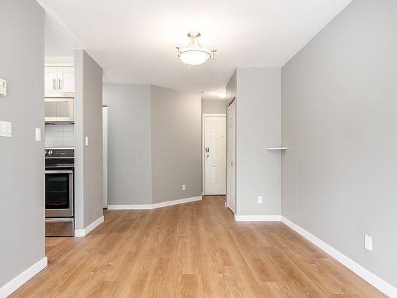 5th image of 431 E 44th Ave #302
