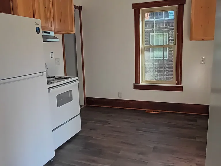702 S Monroe St — Photo 37