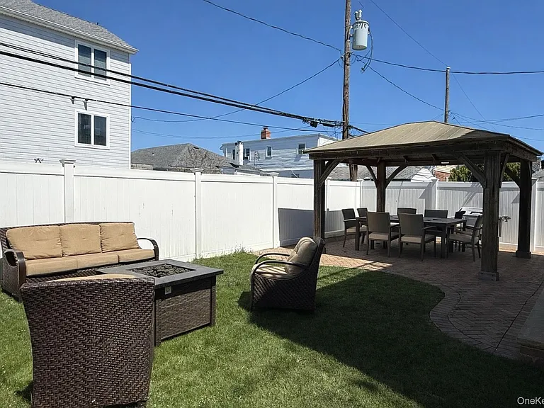 227 W Pine St — Photo 12
