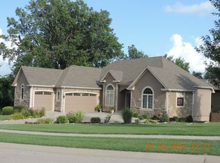 501 Broadmoor Cv, Louisburg, KS 66053
