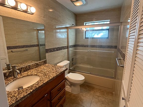 5th image of 2100 NE 42nd Ct APT E
