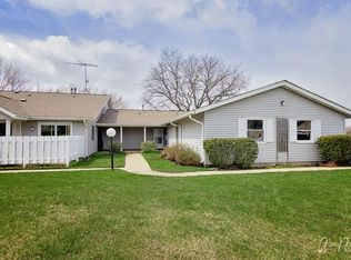 5205 Woodmar Ct APT A, McHenry, IL 60050