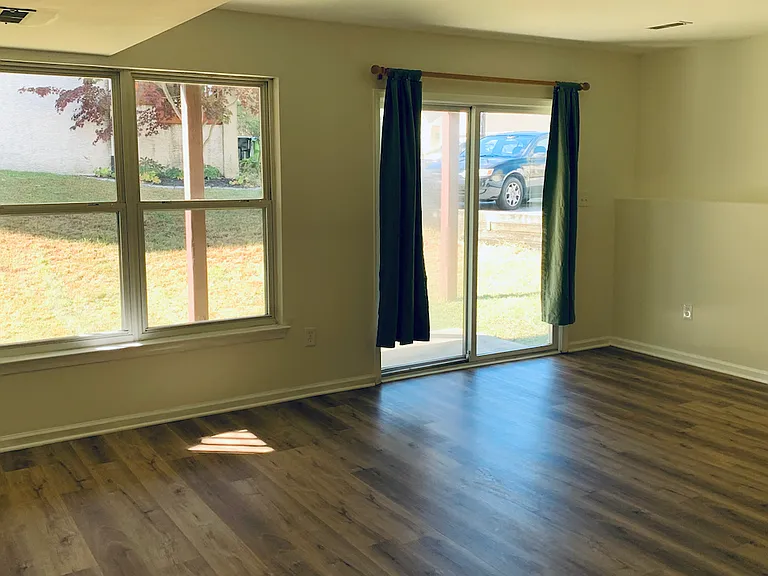 206 Thomas Ln S — Photo 25