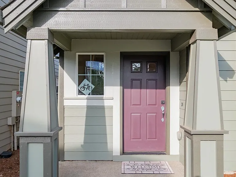 3519 SE Quayside St — Photo 2