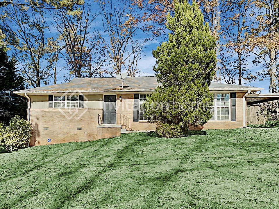 1st image of 227 Evergreen Dr SE