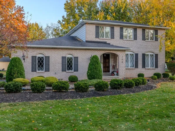 750 Curtis Ct, Lewiston, NY 14092