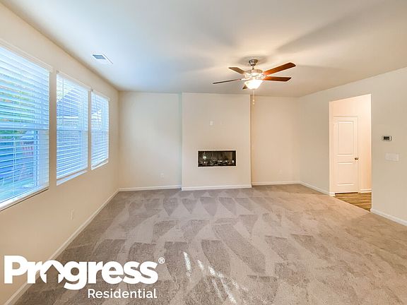 4th image of 141 Hamilton Pointe Dr
