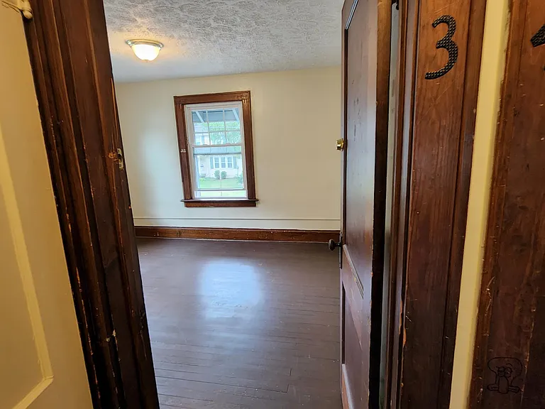 114 Linden Rd — Photo 23
