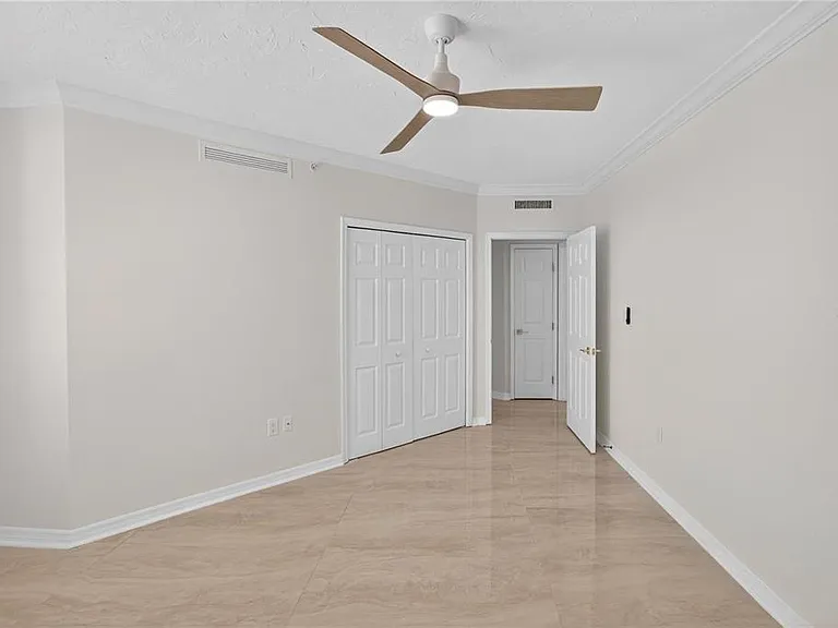 5430 Eagles Point Cir #202 — Photo 23