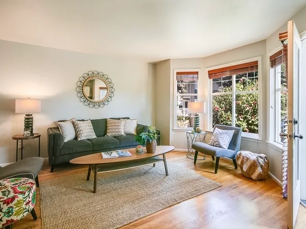 12524 26th Ave NE APT B, Seattle, WA 98125