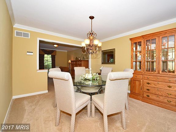 3rd image of 1206 Glastonbury Way