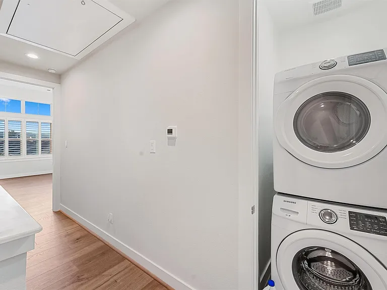 5209 Allen St #I — Photo 14