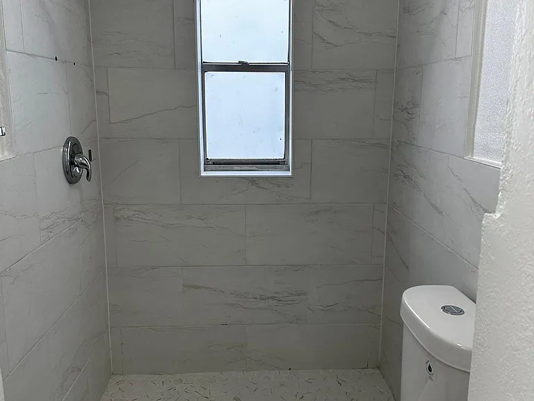3315 SW 15th Ave — Photo 3