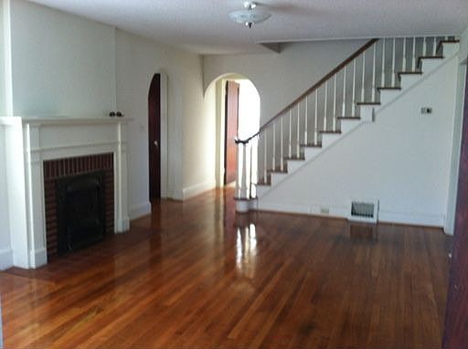 3rd image of 2402 Richardson Dr