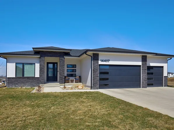 14407 Catalpa Dr, Urbandale, IA 50323