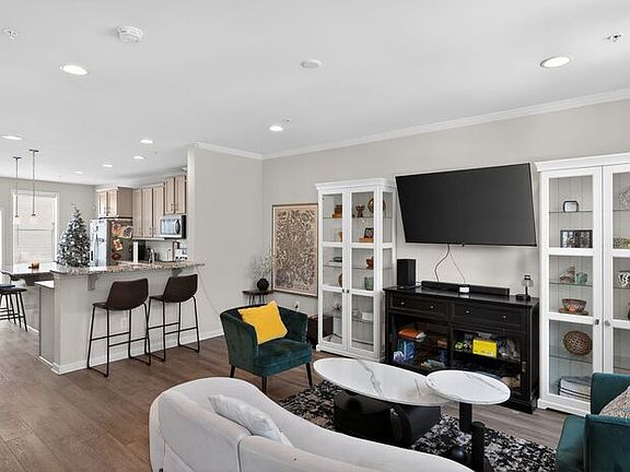 5th image of 10321 Vista Meadow Way #1