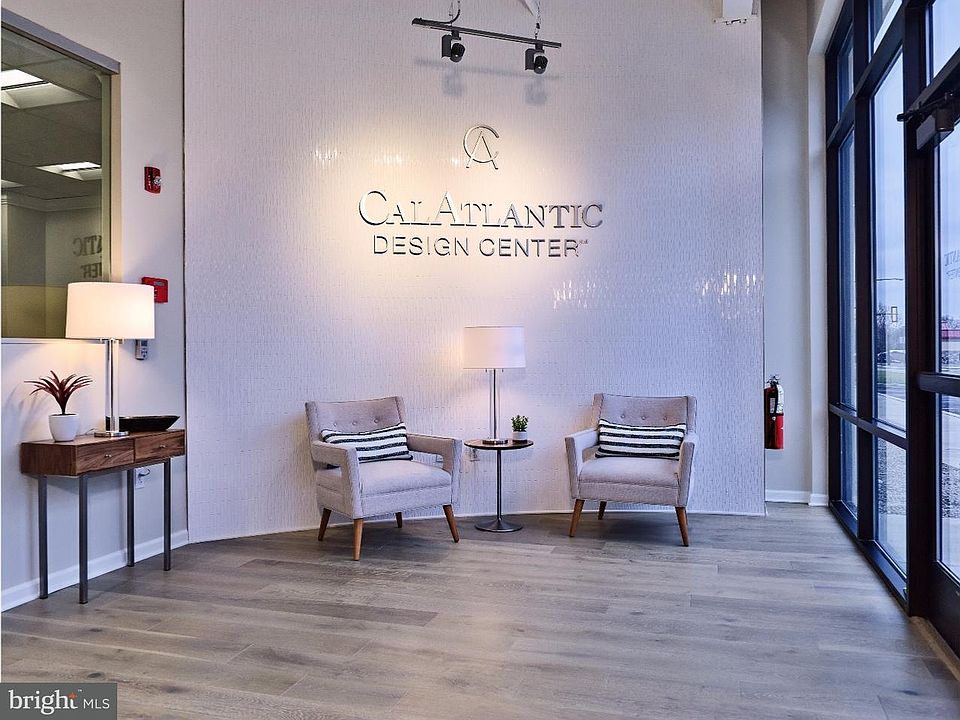 1st image of 389 Sun Blvd