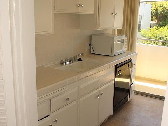 4th image of 1251 Armacost Ave #105