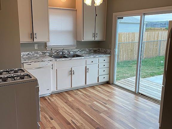 3rd image of 1841 Avenue L