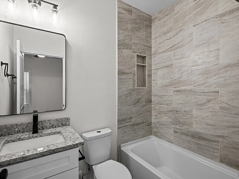 1318 House St — Photo 10