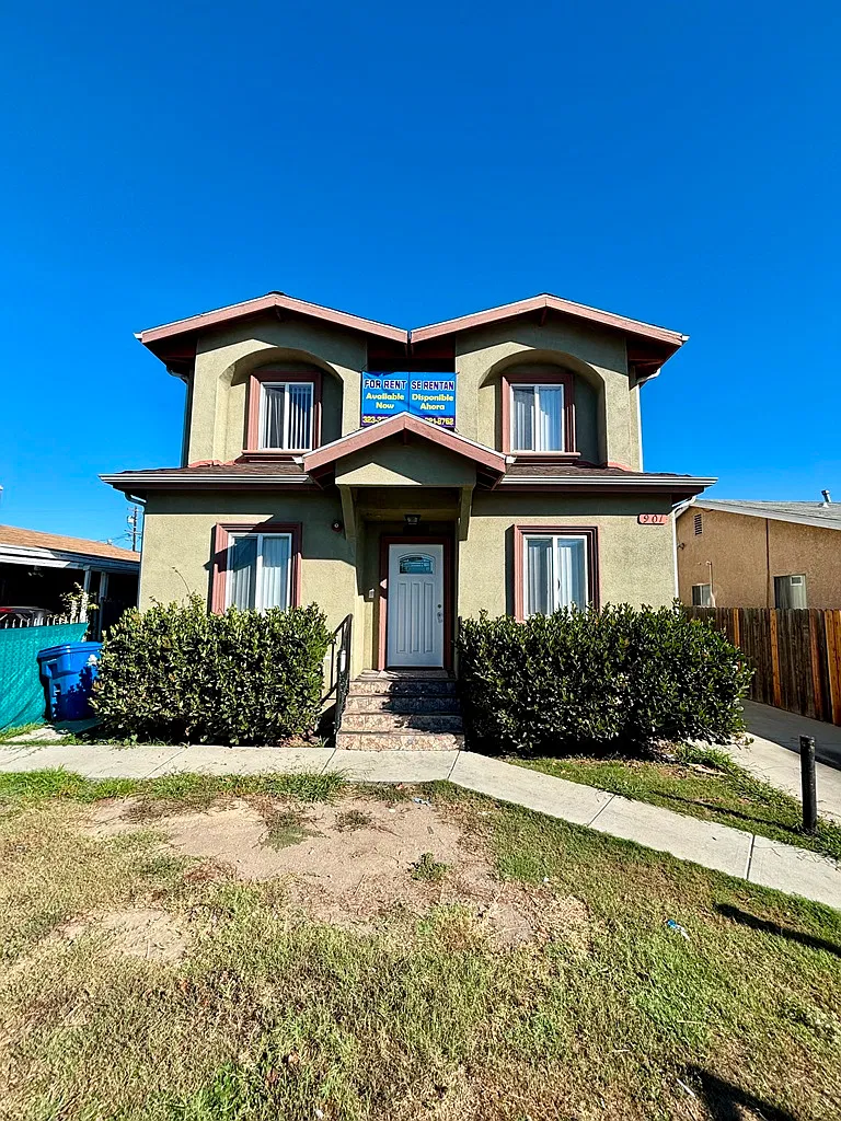 5 bed, 1755 sqft, $4,000 — Photo 1