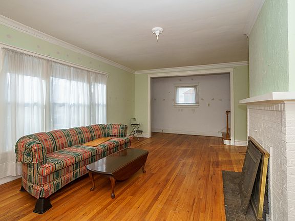4th image of 5719 N Newcastle Ave