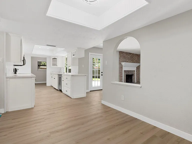 3902 Marywood Dr — Photo 20