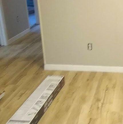 4th image of 2504 Harrison Ln