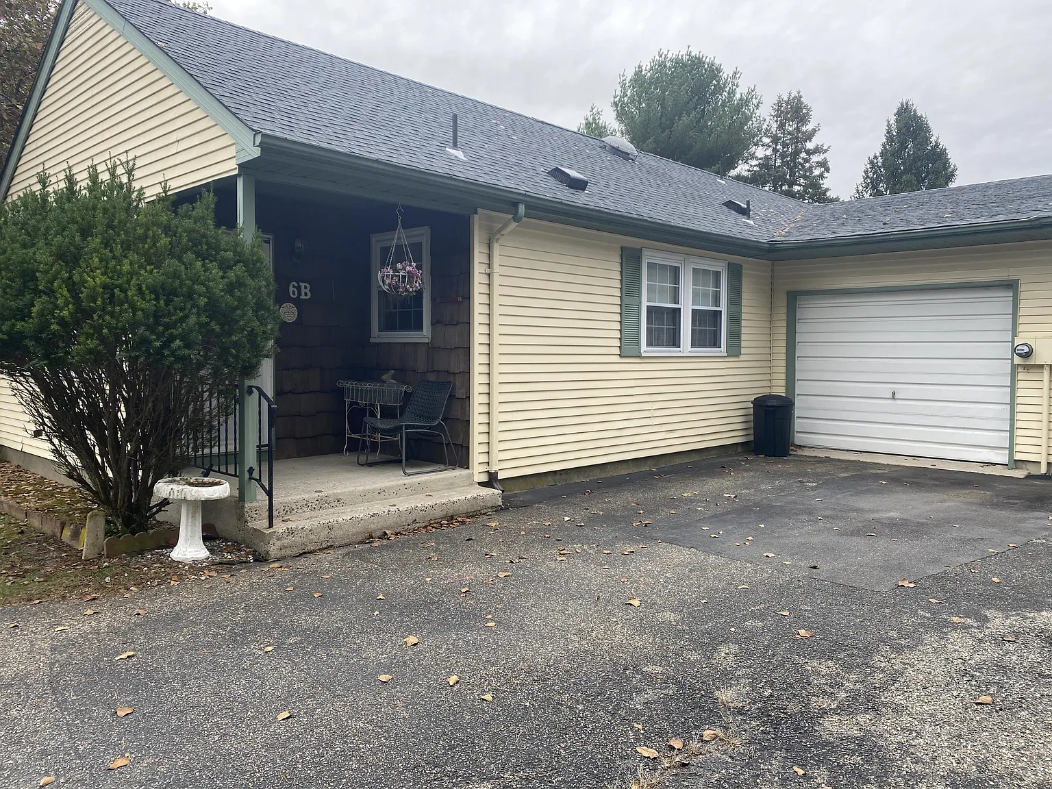6 Pembroke Ln #B photo 1