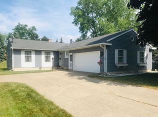 4232 Weymouth Dr SE, Grand Rapids, MI 49508