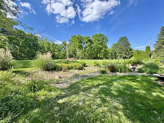 2nd image of 5596 Greentree Rd