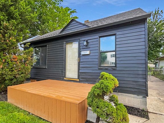 4th image of 11036 Essex Ave #11036