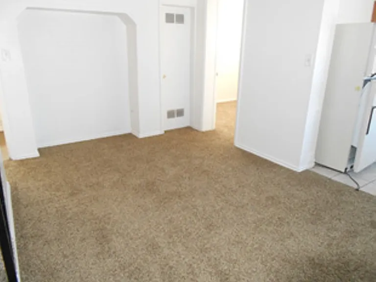49 S 300 W #6 — Photo 3