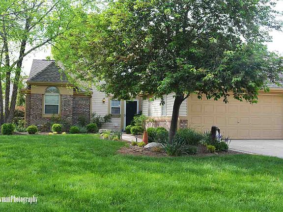 2nd image of 521 E Winslow Farm Dr