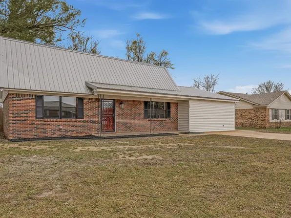 1404 Normandy Ln, Blytheville, AR 72315