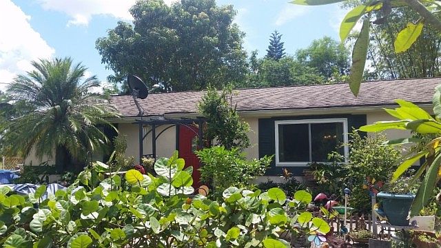 2nd image of 4912 3rd St W