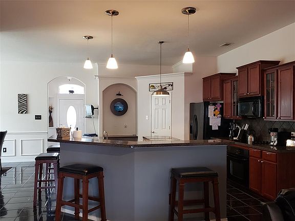 5th image of 913 Norwood Ln