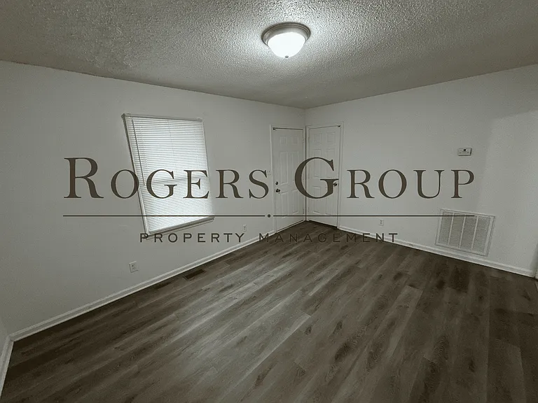 432 Ridley St — Photo 4